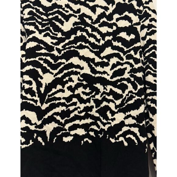 Women’s Jones New York Black & White Zebra Print Zippered Cardigan: Size M - Picture 6 of 11